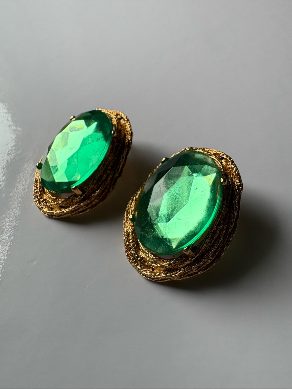 Vintage Gold Emerald Green Faceted Gemstone Jewel Post Earrings Cabochon Gripoix